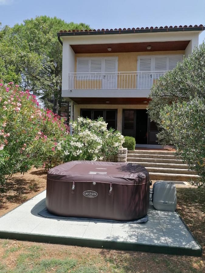 Guesthouse Butkovic Punat Esterno foto